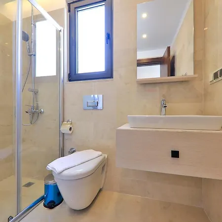 In Sleeps 8 Includes Swimming Pool And Air Con Kalkan